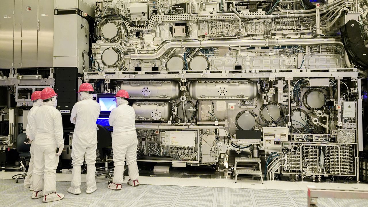 Intel Foundry and ASML report one million High-NA EUV wafers