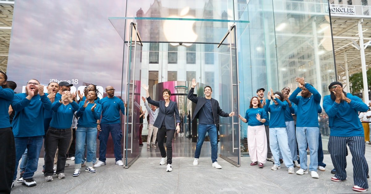 iPhone 18 Pro and 18 Pro Max arrive in Apple Stores worldwide